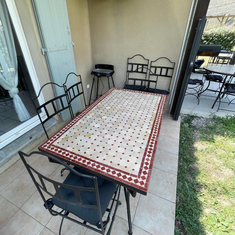 Saint-Saturnin-lès-Avignon Maison Plain Pied Avec Climatisation Dans Une Residence Privee Avec Piscine מראה חיצוני תמונה